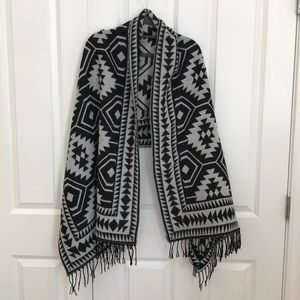 NWOT Express Aztec Blanket Scarf Wrap